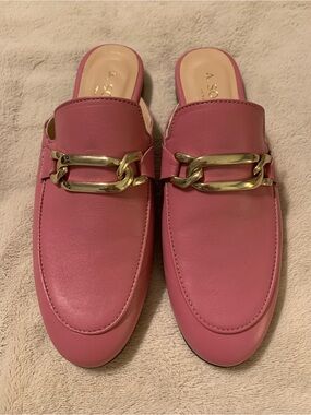 A. Soliani Pink Leather Chain-Trim Slip-On Mules